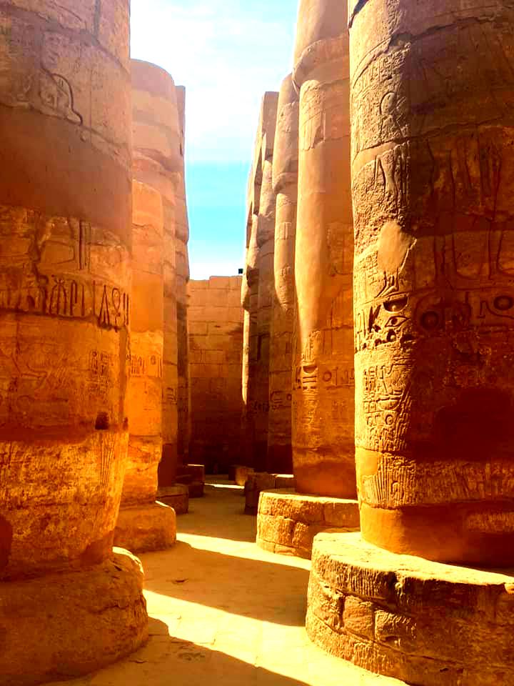 Kolumny w Świątyii Karnak